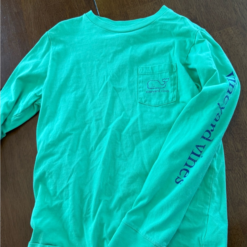Vineyard Vines lime Green Crew Neck long sleeved boys size small (8-10)